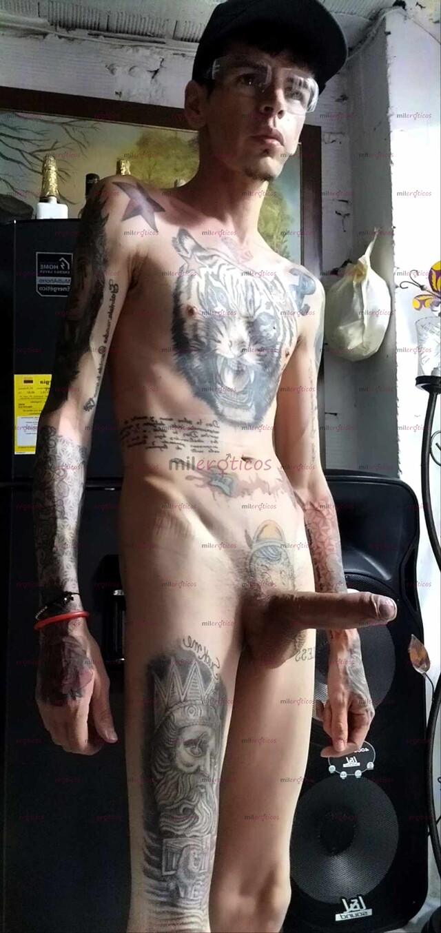 FOTOS DE FLACO MORBOSO FETICHERO TATUADO BLANCO VENDO VIDEOS CASEROS Y VIDEO LLAMADAS