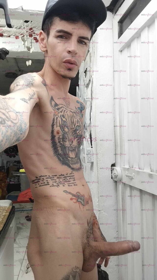 FOTOS DE FLACO MORBOSO FETICHERO TATUADO BLANCO VENDO VIDEOS CASEROS Y VIDEO LLAMADAS