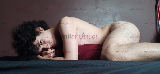 FOTOS DE UN TWINK MUY COMPLACIENTE Y SIEMPRE CALIENTE.