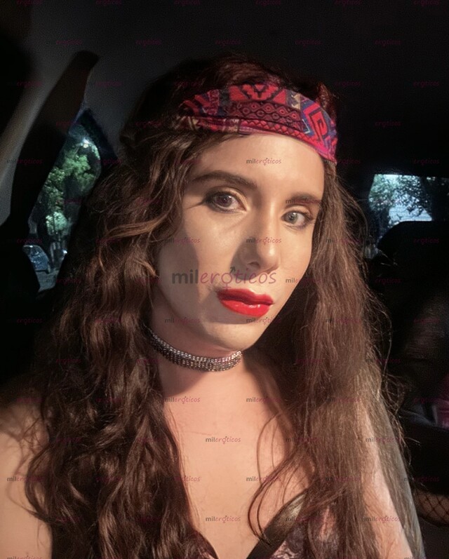 FOTOS DE BELLA Y SÚPER CLASSY. MITAD DANESA, EL MEJOR ORAL DE TU VIDA