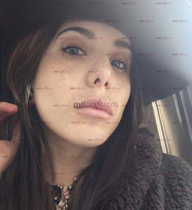 FOTOS DE BELLA Y SÚPER CLASSY. MITAD DANESA, EL MEJOR ORAL DE TU VIDA