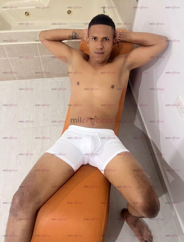 FOTOS DE NEGRO EXCLUSIVO PARA DAMAS Y PAREJA CORNUDOS Y MIRONES