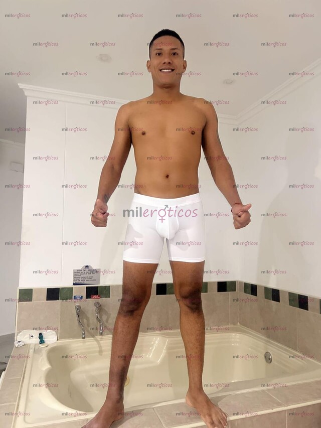 FOTOS DE NEGRO EXCLUSIVO PARA DAMAS Y PAREJA CORNUDOS Y MIRONES