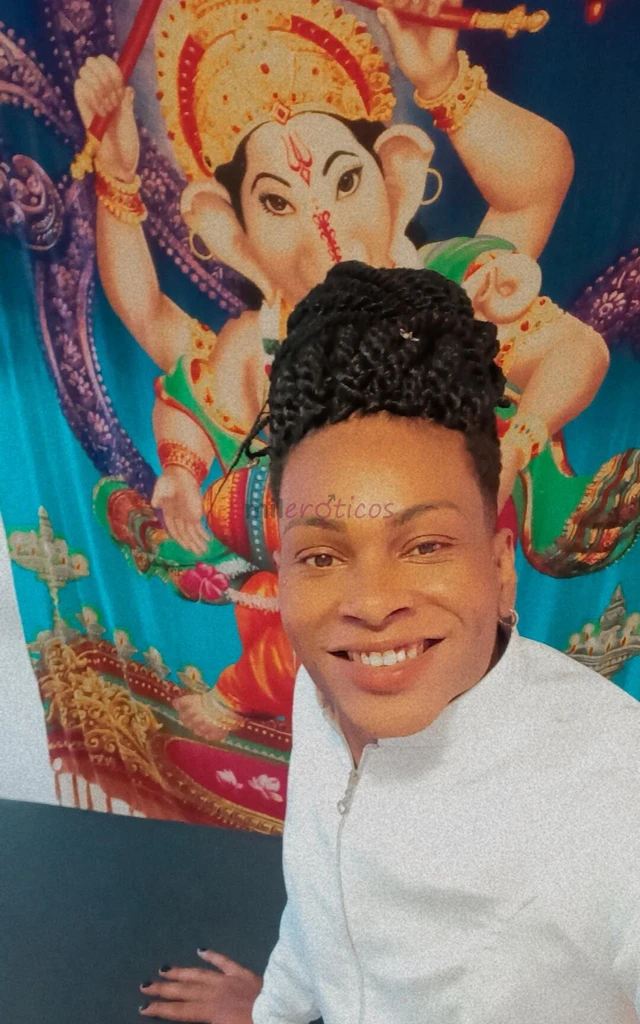 Olame chamo gabys sou esteticista massoterapeuta e terapeuta tantrico atendo no meu studio localizado proximo a estacao brigadeiro sala climatizada am...