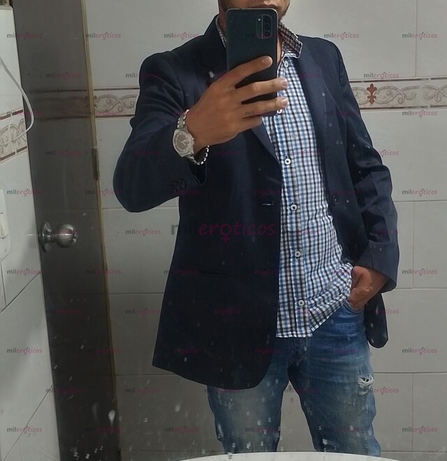 FOTOS DE GIGOLÓ SEXUALMENTE ACTIVO PARA COMPLACER CUALQUIER TIPO DE MUJER.