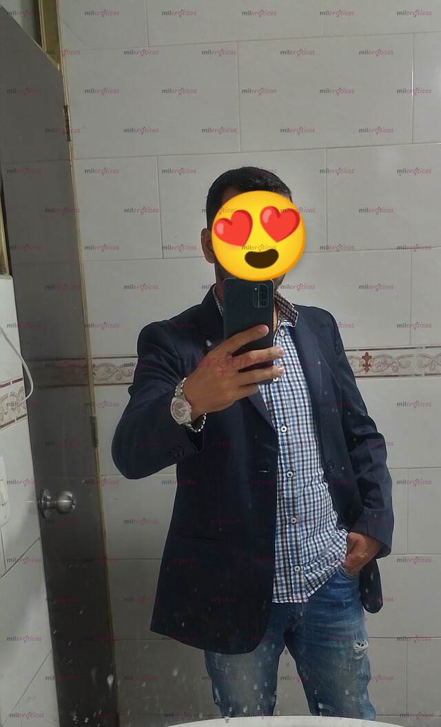 FOTOS DE GIGOLÓ SEXUALMENTE ACTIVO PARA COMPLACER CUALQUIER TIPO DE MUJER.