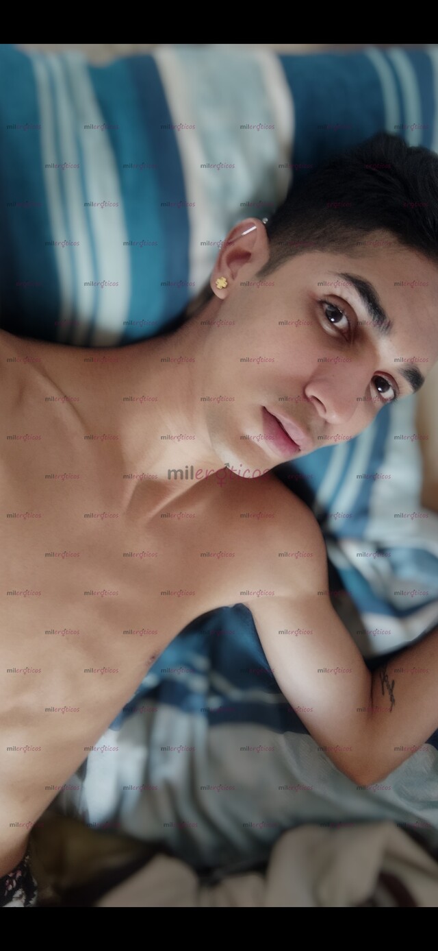 FOTOS DE CHAMO MORENO VERGÓN COMPLACIENTE EN FETICHES