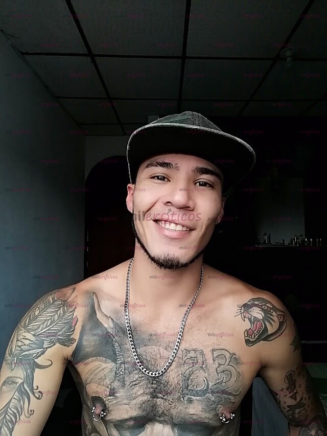 FOTOS DE DIEGO. JOVEN ATLÉTICO Y CALIENTE QUE CUMPLIRÁ TODAS TUS FANTASÍAS