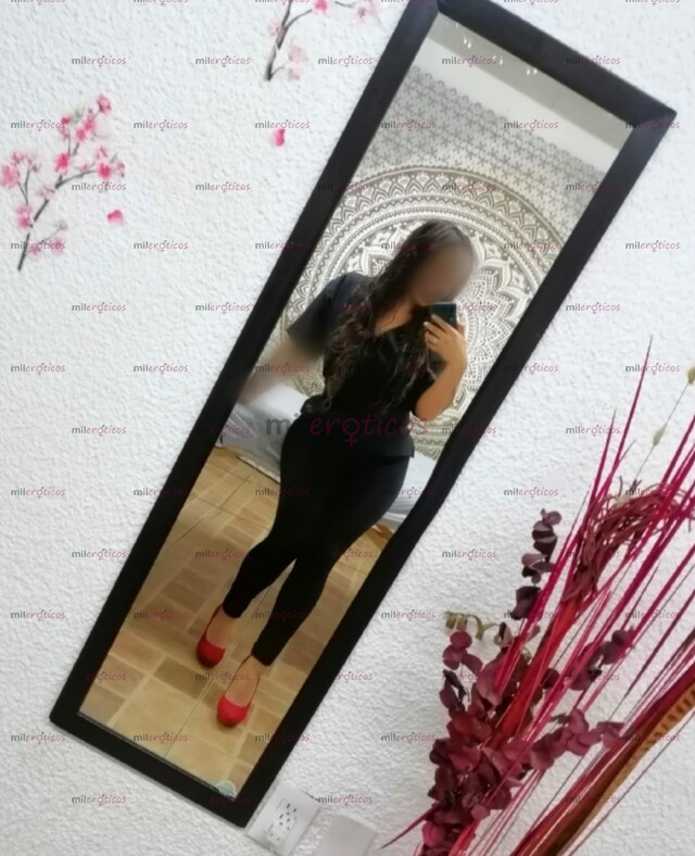 FOTOS DE GUAPÍSIMA Y CUERPO DE DIOSA, MELENA LARGA Y RIZADA