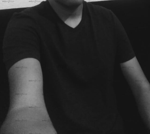 FOTOS DE JOVEN GIGOLO PARA LAS MUJERES QUE BUSCAN UN SERVICIO SEGURO Y PLACENTERO.