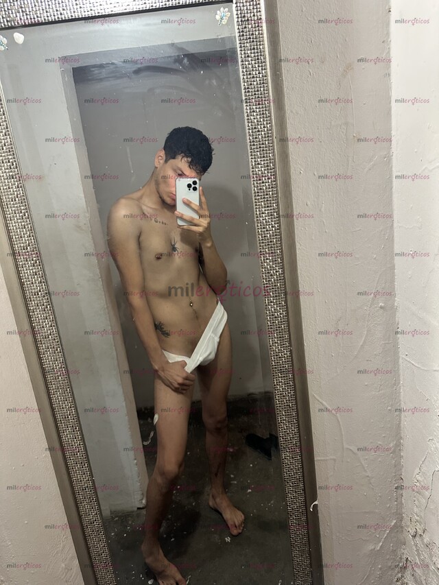 FOTOS DE DE REGRESO POR UNOS DÍAS CHICO ALTO GUAPO DELGADITO WERITO
