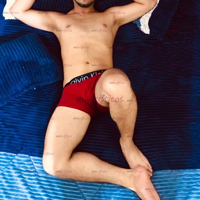FOTOS DE PAREJA GAY CALIENTE CON GANAS DE DARTE MUCHO PLACER