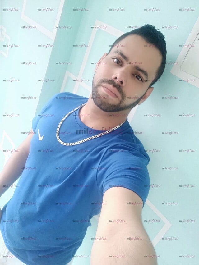 FOTOS DE PAREJA GAY CALIENTE CON GANAS DE DARTE MUCHO PLACER