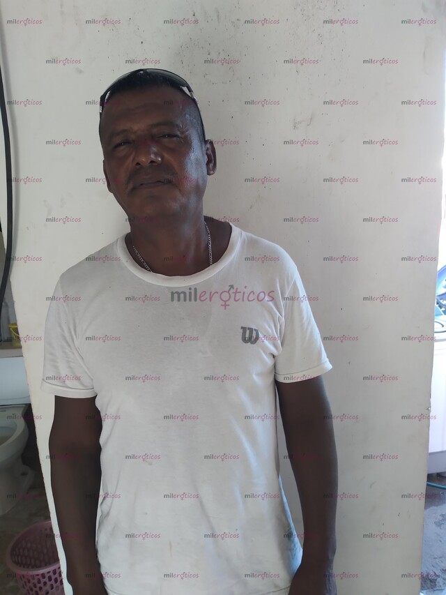 FOTOS DE DOTADO REALMENTE SENSUAL Y MUY COMPLACIENTE