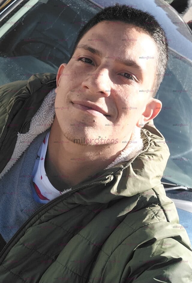 FOTOS DE LINDO CHICO QUIERE COMPLACERTE Y SATISFACER TUS MÁS ÍNTIMOS DESEOS