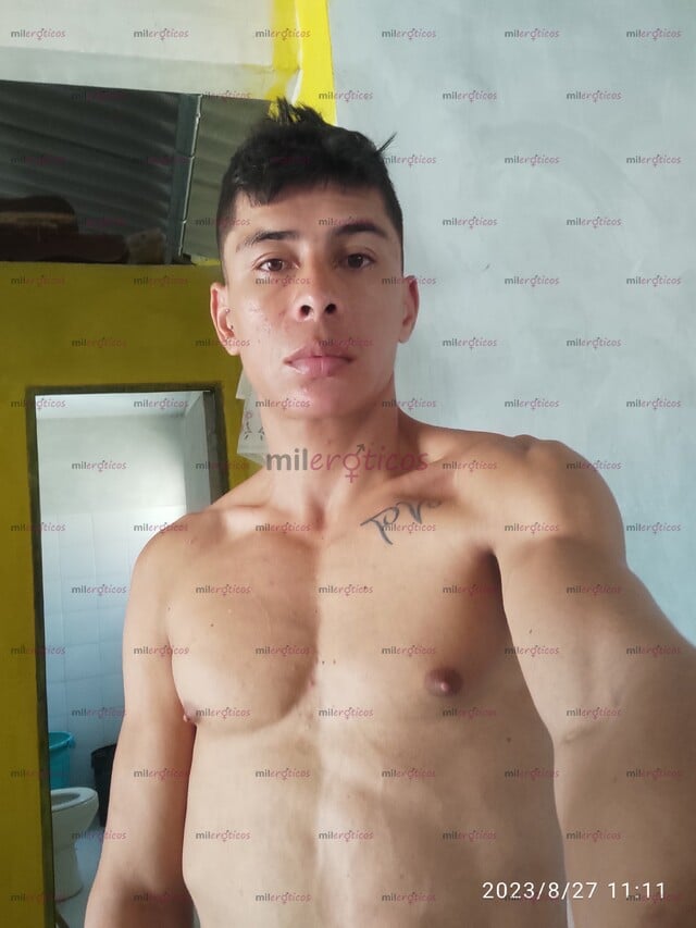 FOTOS DE HOLA MI NOMBRE ES CARLOS ANDRÉS TENGO 28 AÑOS Y SOY UN CHICO GIGOLÓ SOLO SERVICI