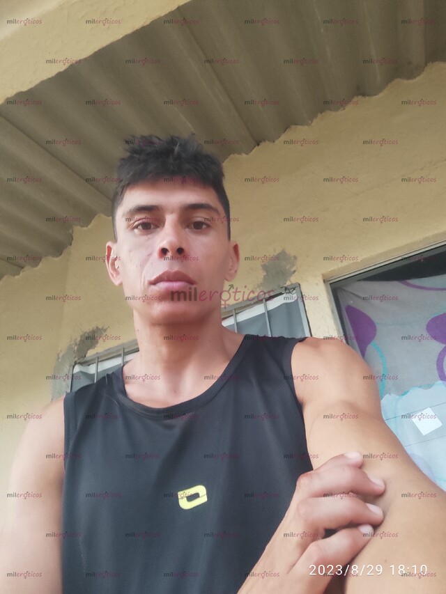 FOTOS DE HOLA MI NOMBRE ES CARLOS ANDRÉS TENGO 28 AÑOS Y SOY UN CHICO GIGOLÓ SOLO SERVICI