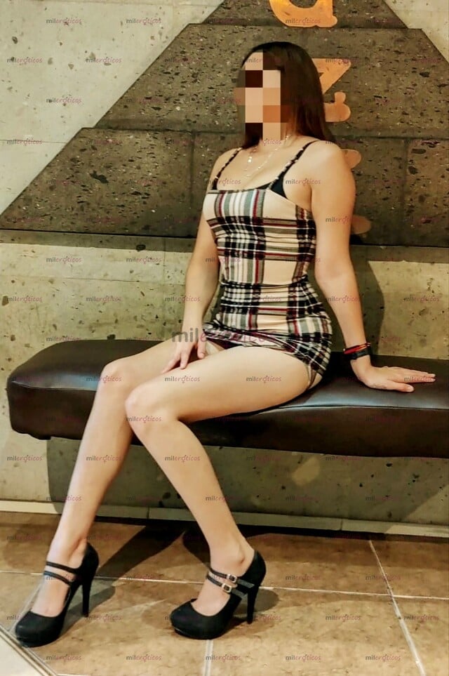 FOTOS DE SOY FERNANDA TENGO 22 AÑOS PIEL BLANCA, DELGADITA DE CARA MUY BONITA.......