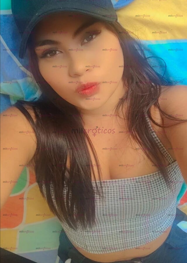 FOTOS DE MIA, NINFÓMANA TODA UNA PERRA EN LA CAMA RICAS NALGAS