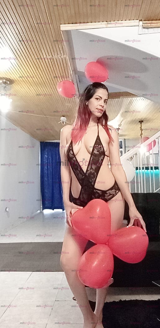 FOTOS DE DOS BOQUITAS...MOJANDO TUS GUEVAS Y SACANDO TODA LA LECHE