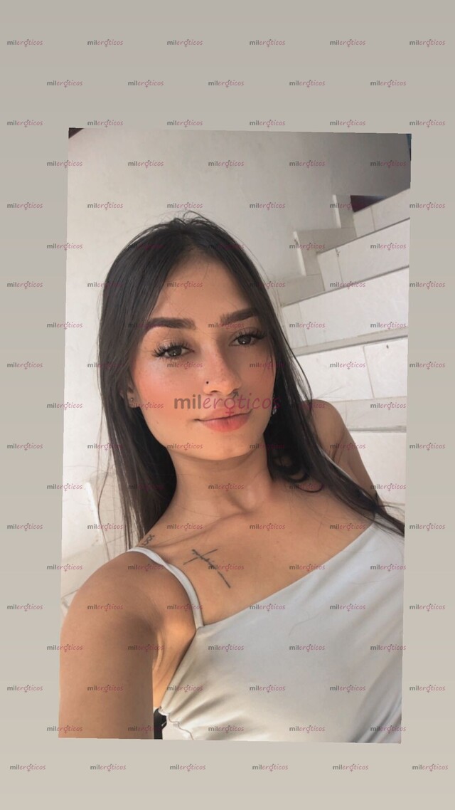FOTOS DE NUEVA MODELO COLOMBIANA HERMOSA Y CULONA NATURAL DE VISITA