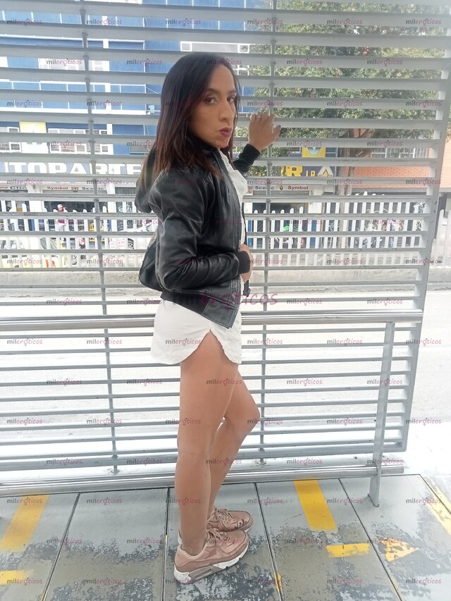 FOTOS DE ESTILISTA, DEPILADORA Y MASAJISTA PROFESIONAL