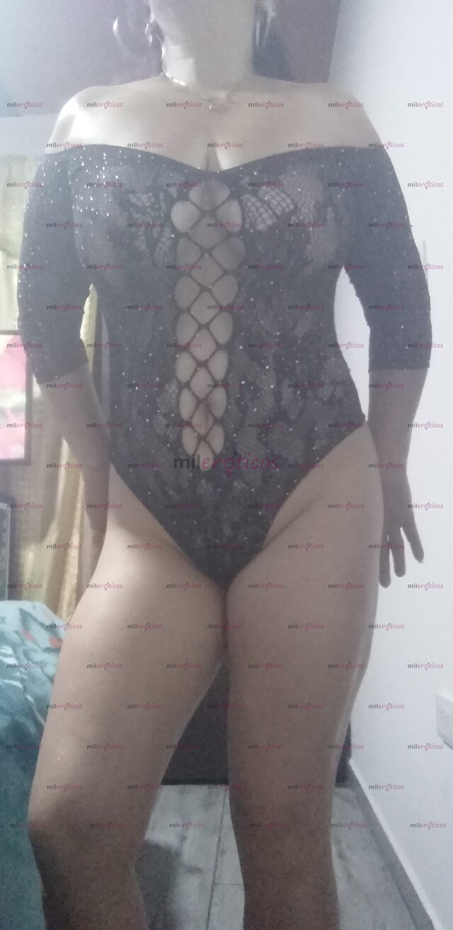 FOTOS DE MADURA CALIENTE COMPLACIENTE DISFRUTA DE UNA MAMADA AL NATURAL CON DERRAME EN MI