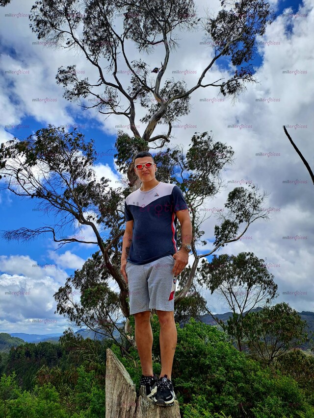 FOTOS DE JOVEN 22 AÑOS ARRECHO LECHERO Y COMPLACIENTE