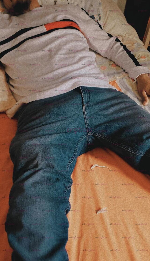 FOTOS DE MÁXIMO UN JOVEN GUAPO TRAVIESO Y ATRACTIVO