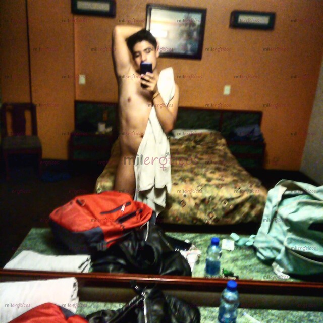 FOTOS DE UNIVERSITARIO CALIENTE Y COMPLACIENTE DOY EL CULO Y LA VERGA