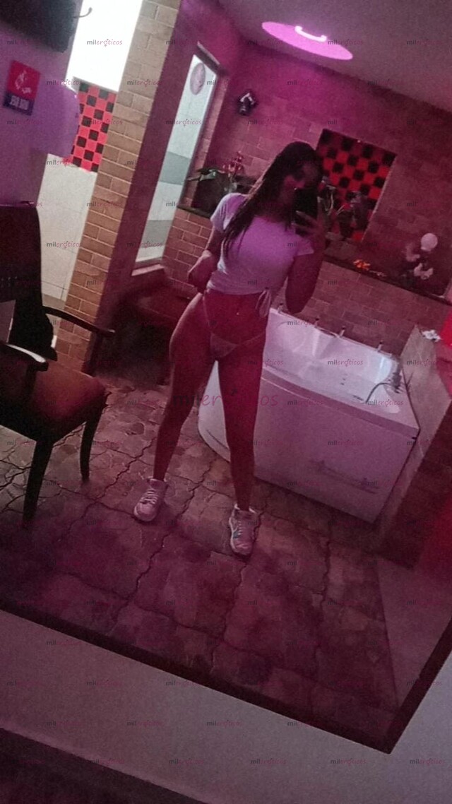 FOTOS DE LA PUTA MÁS RICA DE LA PÁGINA CUMPLO TODOS TUS FETICHES, VAGINA APRETADITA Y HUM