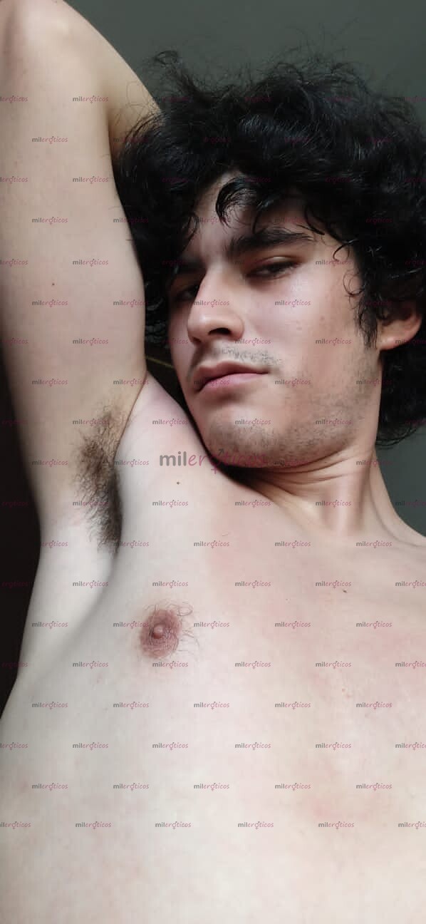 FOTOS DE TWINK COMPLACIENTE Y MUY CALIENTE, BUSCANDO DIVERTIRSE Y QUE ME CONSIENTAN.