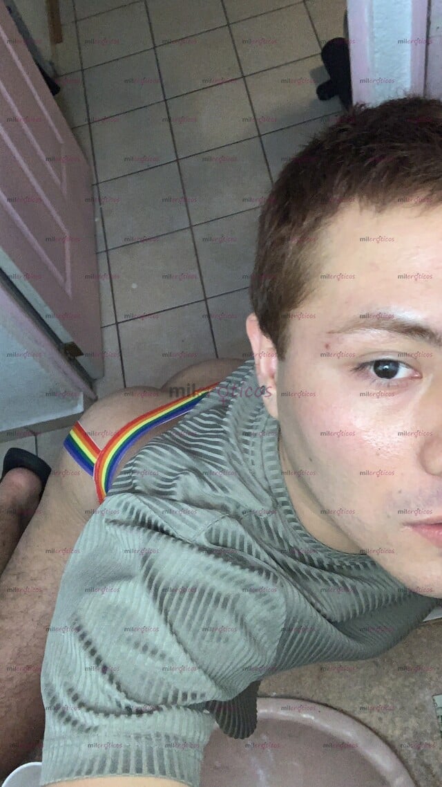 FOTOS DE CHICO FEMBOY COMPLACIENTE MAL PORTADO SUCIO Y CON UNA RACIÓN DE CALENTURA