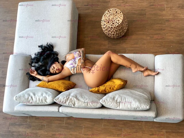 FOTOS DE KISS EN TODO TU HERMOSO CUERPO , ME ENCANTA BESAR Y CALENTARTE COMO A POCO