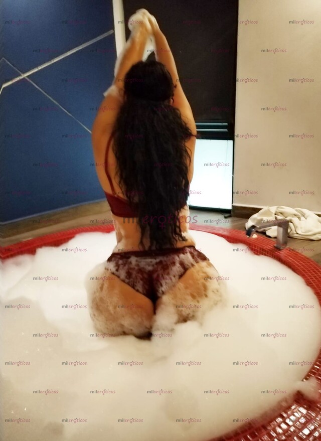 FOTOS DE SEXY NALGONA DISPUESTA A COMPLACERTE BIEN RICO SOLO VEN Y DISFRUTA.