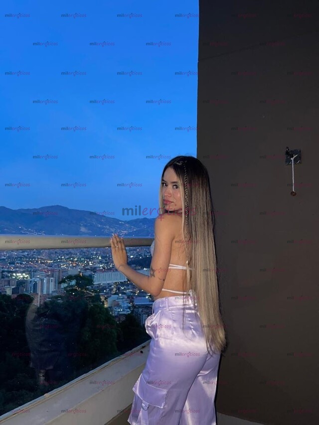 FOTOS DE MODELO COLOMBIANA RECIÉN LLEGADA A MÉRIDA, CULOTE NATURAL