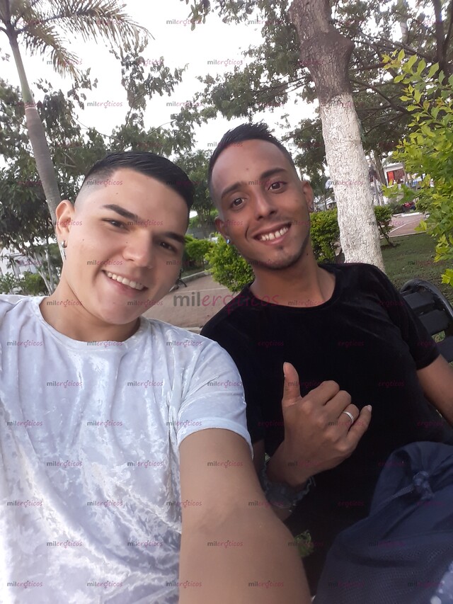 FOTOS DE PAREJA DE VERGONES VERSATILES Y ARRECHOS CON GANAS DE CLAVAR Y QUE NOS CLAVEN