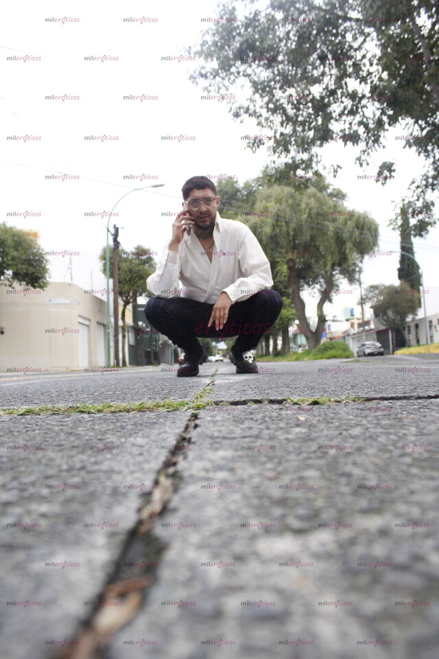 FOTOS DE PÍDEME SER LO QUE QUIERAS QUE SEA, SOY BUENO EN ESO.