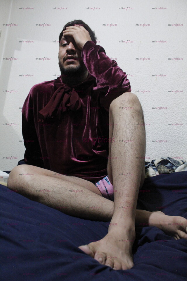 FOTOS DE PÍDEME SER LO QUE QUIERAS QUE SEA, SOY BUENO EN ESO.