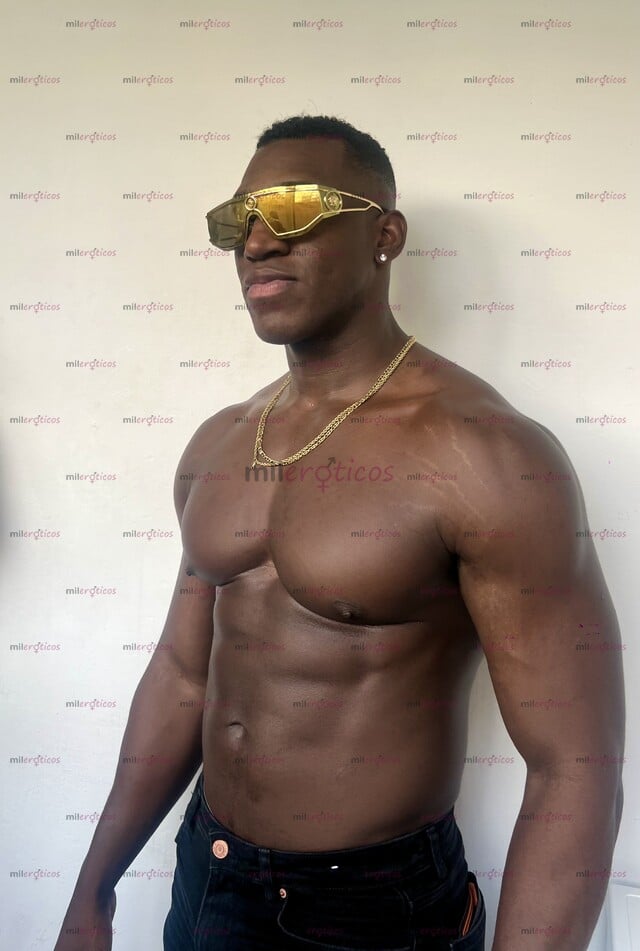 FOTOS DE NEGRAZO POLLON ROMPE CULOS LECHERO Y CON GANAS DE TU LECHE TAMBIÉN