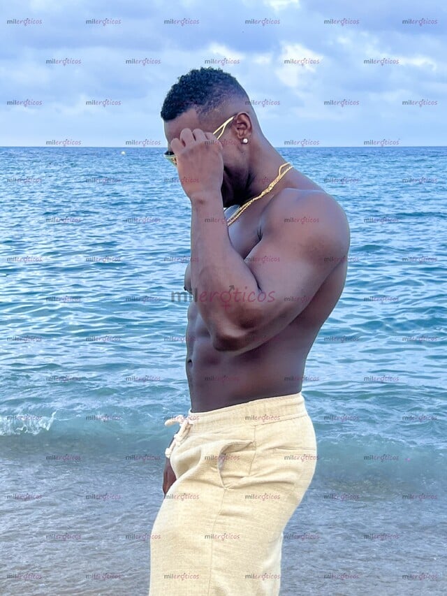 FOTOS DE NEGRAZO POLLON ROMPE CULOS LECHERO Y CON GANAS DE TU LECHE TAMBIÉN