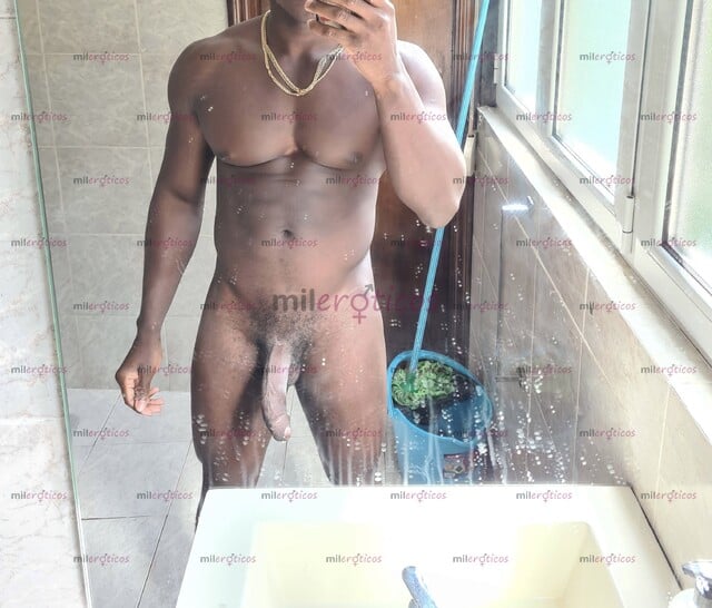 FOTOS DE NEGRAZO POLLON ROMPE CULOS LECHERO Y CON GANAS DE TU LECHE TAMBIÉN