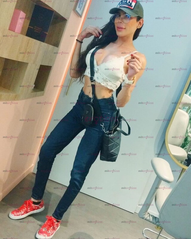 FOTOS DE BUENAS BUENAS! AMORES AQUÍ PRESENTE PARA ALEGRARLES EL MOMENTO LLÁMENME