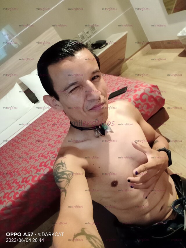 FOTOS DE ESCORT BISEXUAL TATUADO Y SEXY CUMPLE FANTASIAS