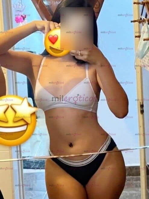 FOTOS DE RICA Y SENSUAL FLACA APRETADITA CON RICOS SENOS MUY SEXY.