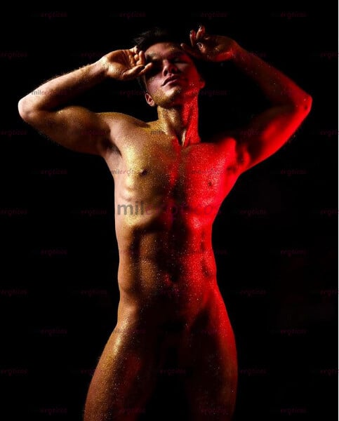 FOTOS DE MATHIAS, TU ACOMPAÑANTE EXCLUSIVO PARA FIESTAS, MASAJES, VIAJES & MÁS ;)