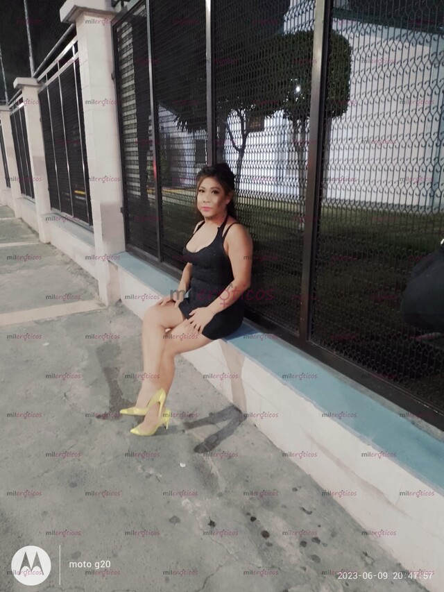 FOTOS DE CHAPARRITA SEXY FOGOSA. COGELONA CON GANAS DE VERGA YA CON LUGAR INCLUIDO