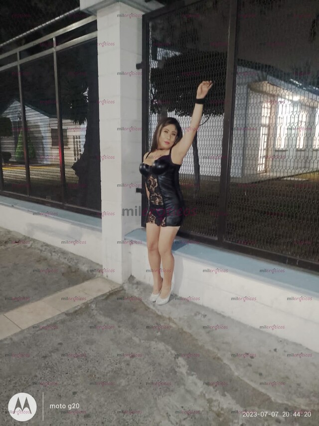 FOTOS DE CHAPARRITA SEXY FOGOSA. COGELONA CON GANAS DE VERGA YA CON LUGAR INCLUIDO