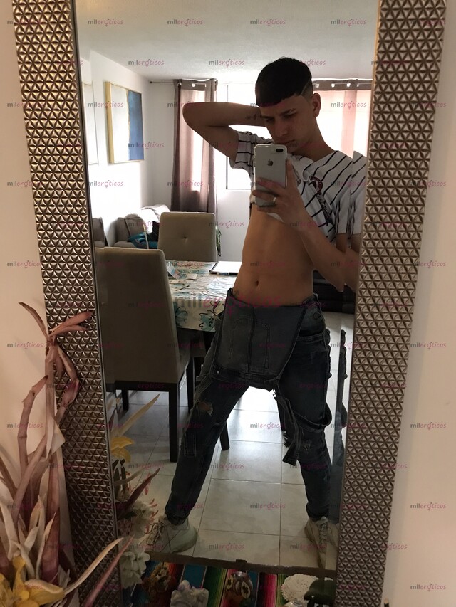 FOTOS DE POLLO VERGON 20 AÑOS CON 22CM DE VERGA FUL ARRECHO