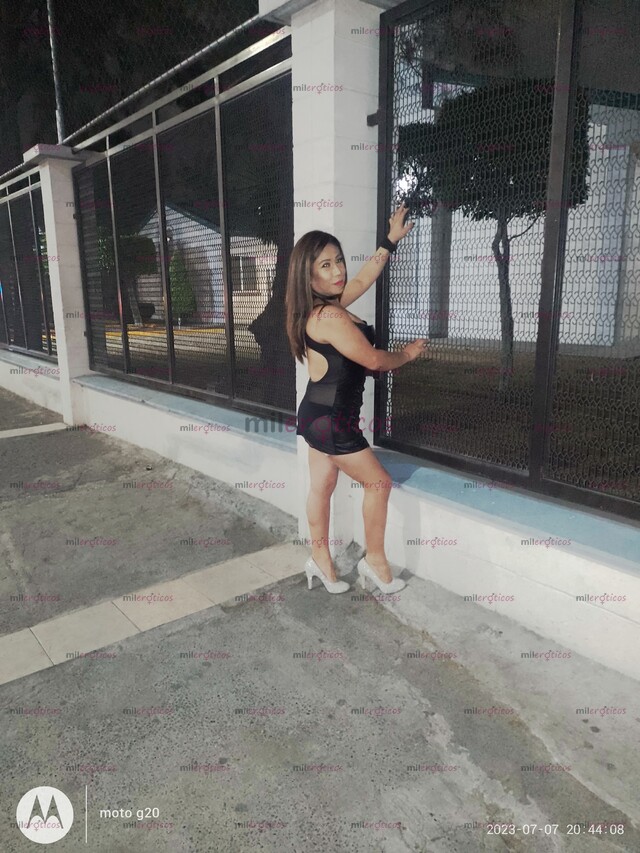 FOTOS DE SANDRA CHIKA CALIENTE DISPUESTA A DESLECHARTE CON LA BOCA